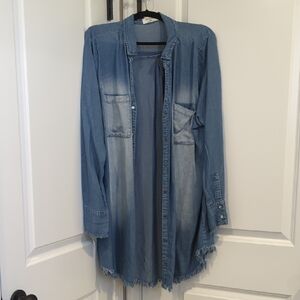Zenana Outfitters Blue Denim Top